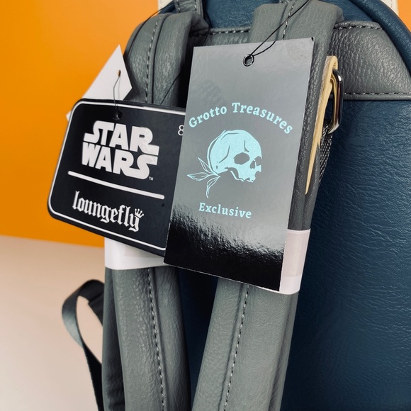 LOUNGEFLY STAR WARS AHSOKA TANO COSPLAY MINI BACKPACK - Grotto Exclusive - Picture 6 of 7